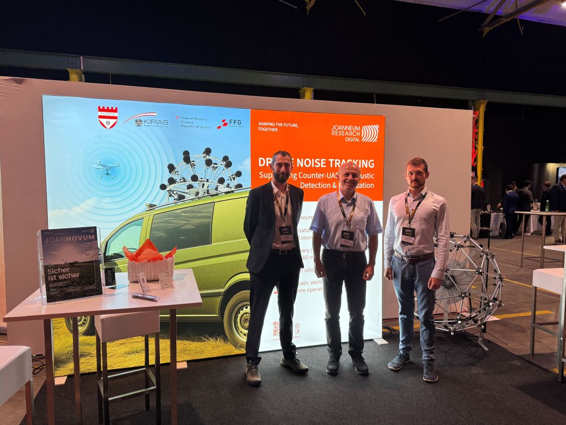 Markus Bergen, Franz Graf and Martin Blass at the JOANNEUM RESEARCH exhibition stand, photo: JOANNEUM RESEARCH