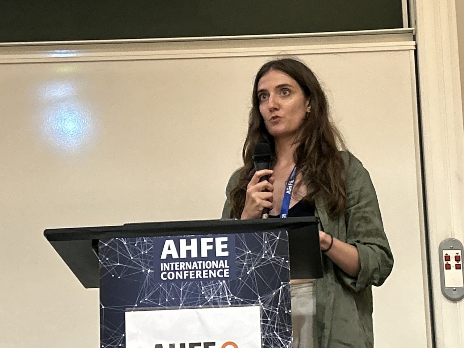 Julia Tschuden am Podium Foto: JOANNEUM RESEARCH