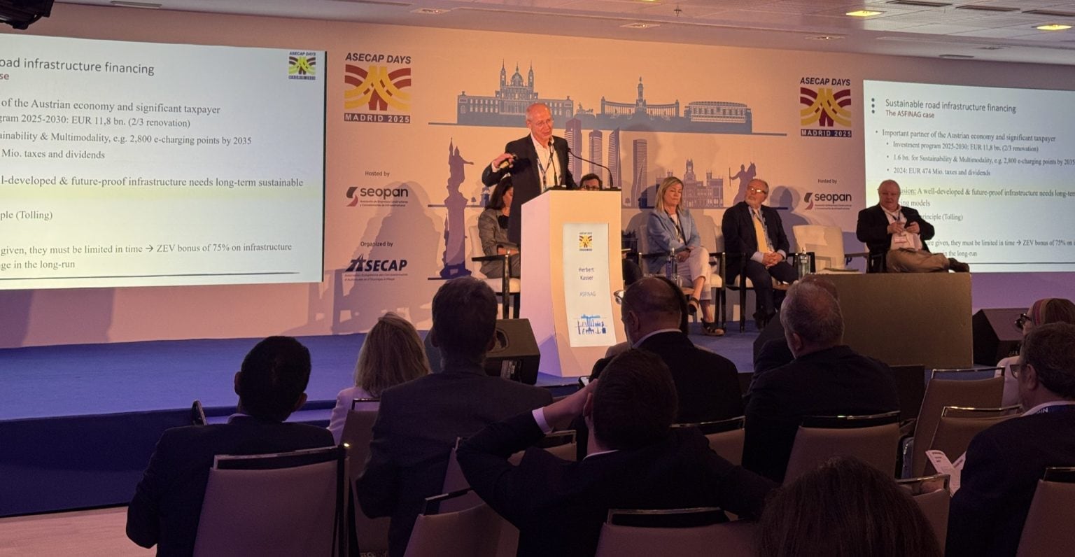 Finanzvorstand der ASFINAG, Herbert Kasser, während seines Vortrags zum Thema „Sustainable road infrastructure financing“ Foto: JOANNEUM RESEARCH