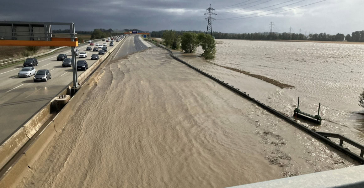 Überschwemmung Autobahn A2