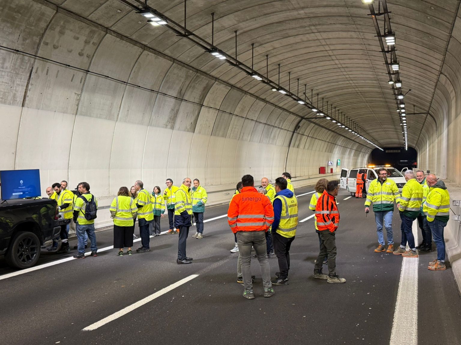 Zahlreiche Expertinnen und Experten von verschiedenen Autobahn- und Tunnelbetreibern nahmen an der Vorführung teil