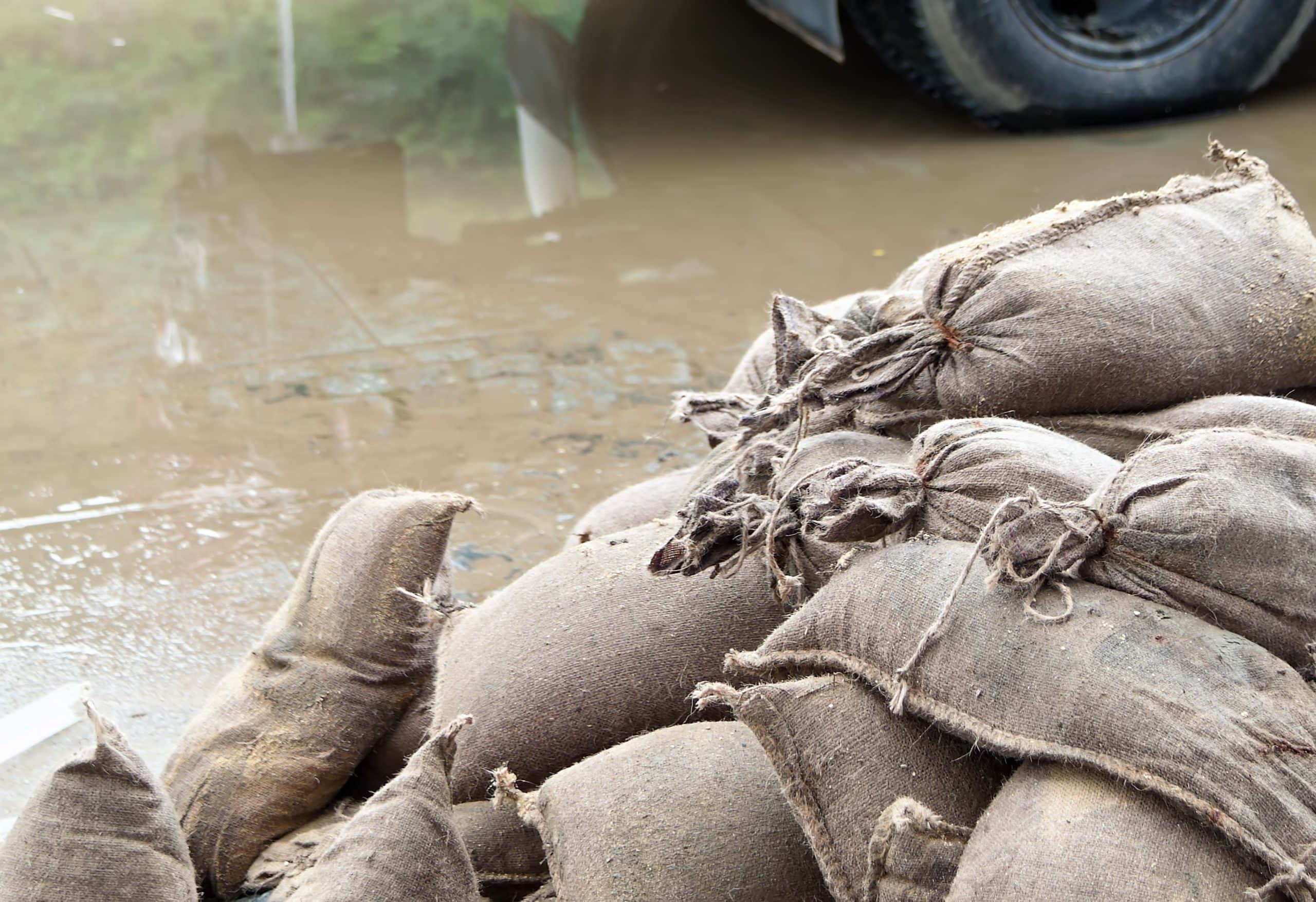 Sandsäcke als Hochwasserschutz