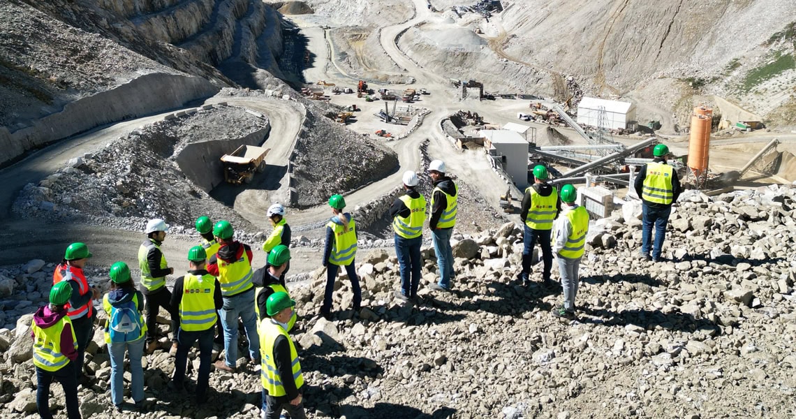 Energieversorgung: Die Teilnehmenden der IREB-Veranstaltung bei der Baustelle des Pumpspeicherkraftwerks Kühtai