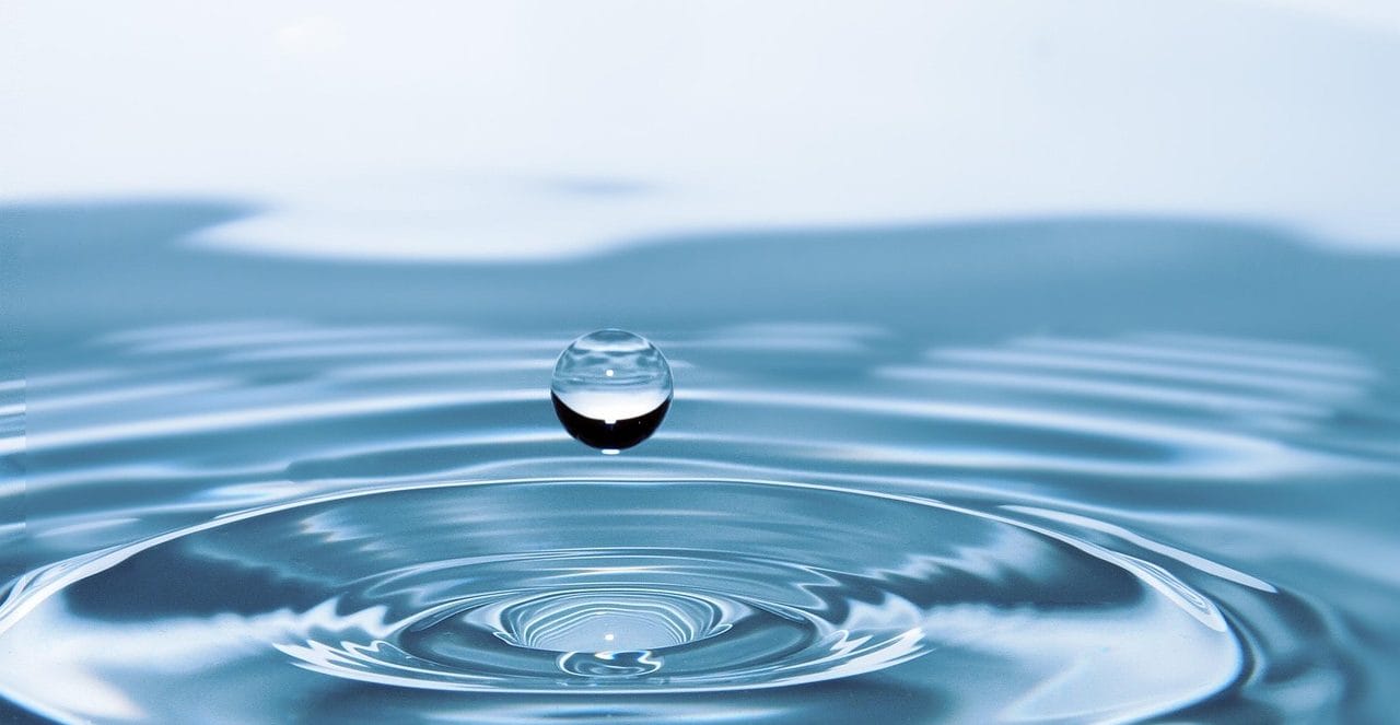 Nahaufnahme eines Wassertropfen