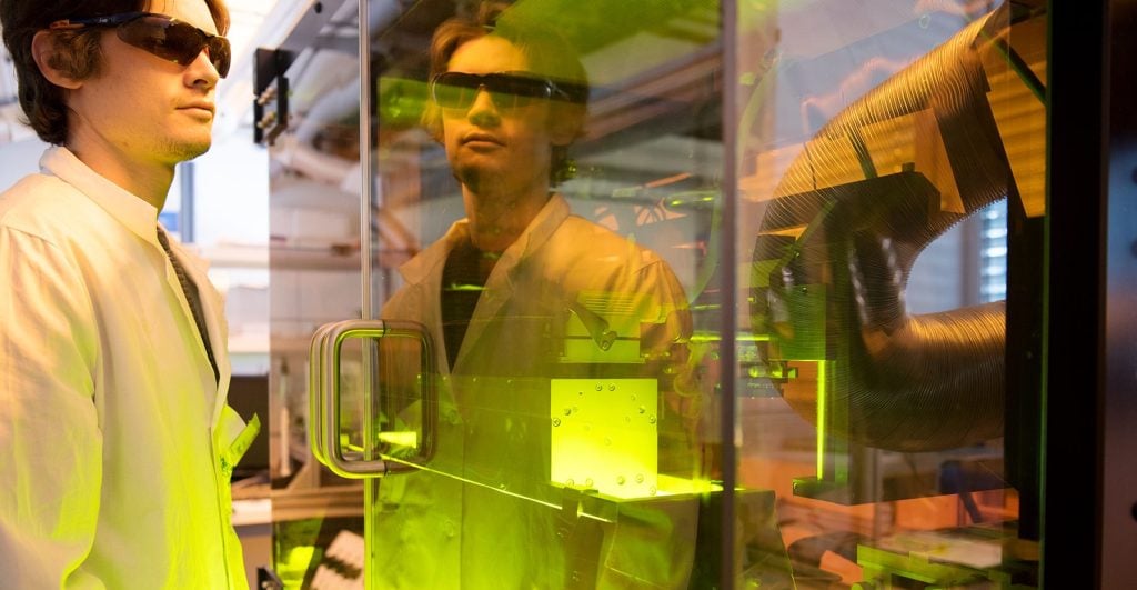 Printed electronics: Researcher operates Aeroljet printer