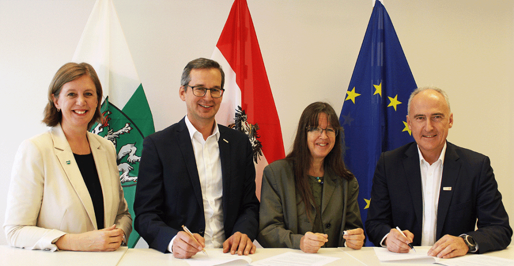 VertragsLandesrätin Barbara Eibinger-Miedl, FHJ-Geschäftsführer Martin Payer und Corinna Engelhardt-Nowitzki und JR-Geschäftsführer Heinz Mayer.