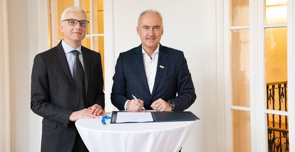 Die Vertragspartner bei der Unterschrift