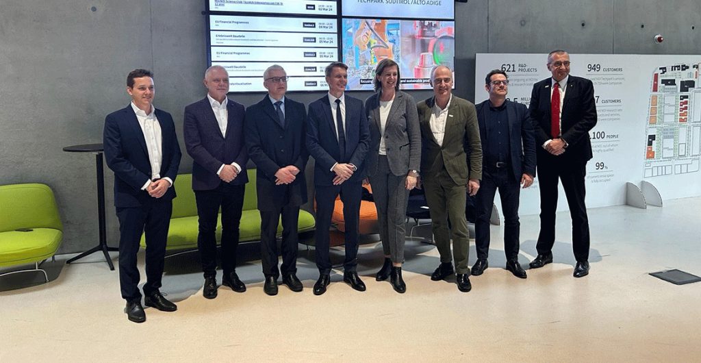 Gruppenfoto: Delegation im NOI-Technologiepark in Bozen
