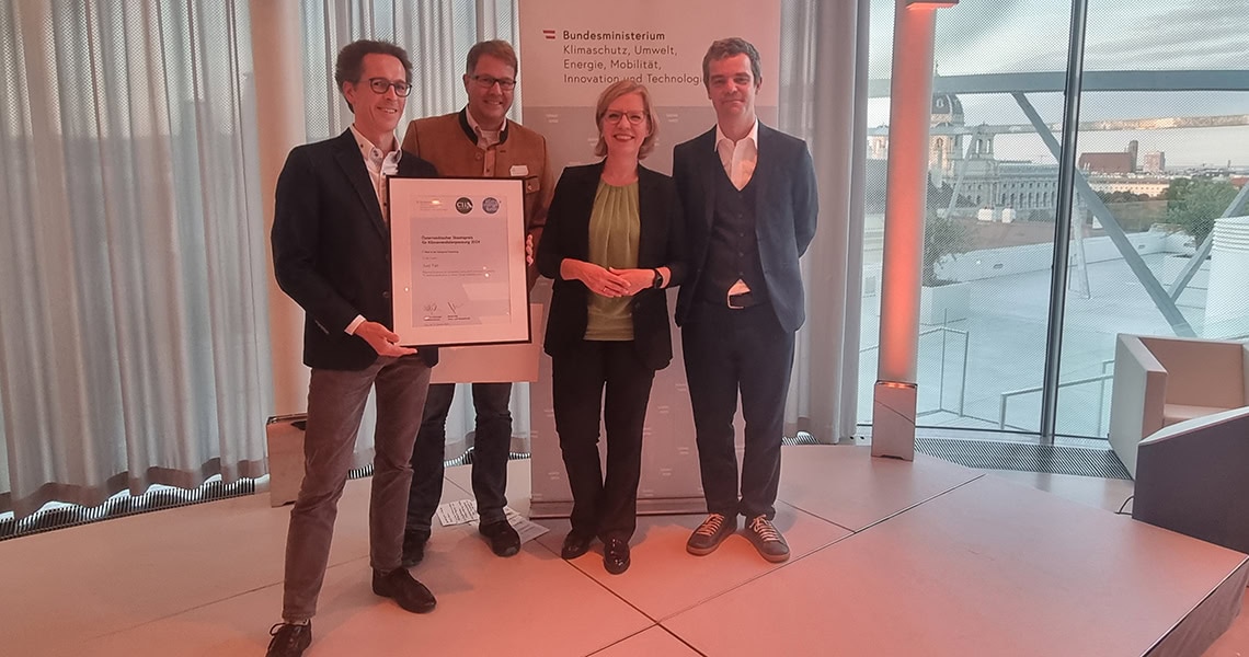 Staatspreis Klimawandelanpassung: Sebastian Seebauer (LIFE), Thomas Dworak (Fresh Thoughts), Umweltministerin Leonore Gewessler und Thomas Thaler (BOKU)