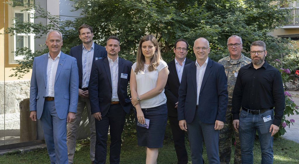 Cybersecurity: Gruppenfoto mit den Vortragenden der Veranstaltung