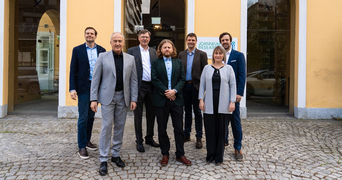 Forum Schiene bei JOANNEUM RESEARCH in Graz: Matthias Rüther, Heinz Mayer, Martin Joch, Jürgen Neuhuber, Josef Fuchs, Margit Kurka, Ferdinand Pospischil (v.l.), Foto: JOANNEUM RESEARCH/Raiser