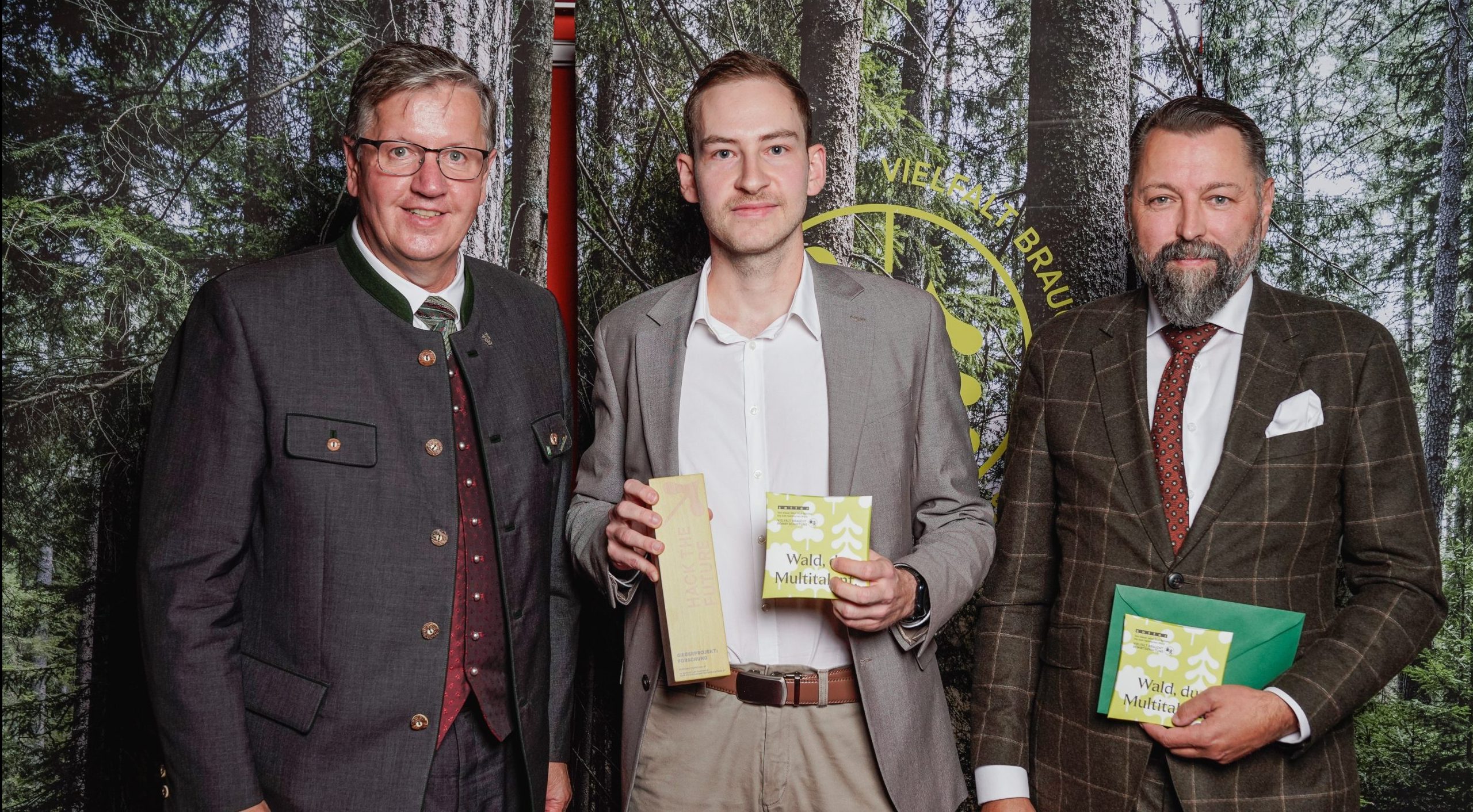 Andreas Steinegger (Präsident der Landwirtschaftskammer Steiermark), Jürgen Glettler (Institut MATERIALS), Michael Luidold (Landesforstdirektor Steiermark), Credits: Klier/Galani
